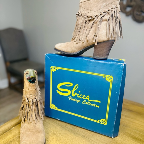 Sbicca Vintage Collection Fringed Tan Suede Ankle Boots Size 8.5 - Picture 8 of 9